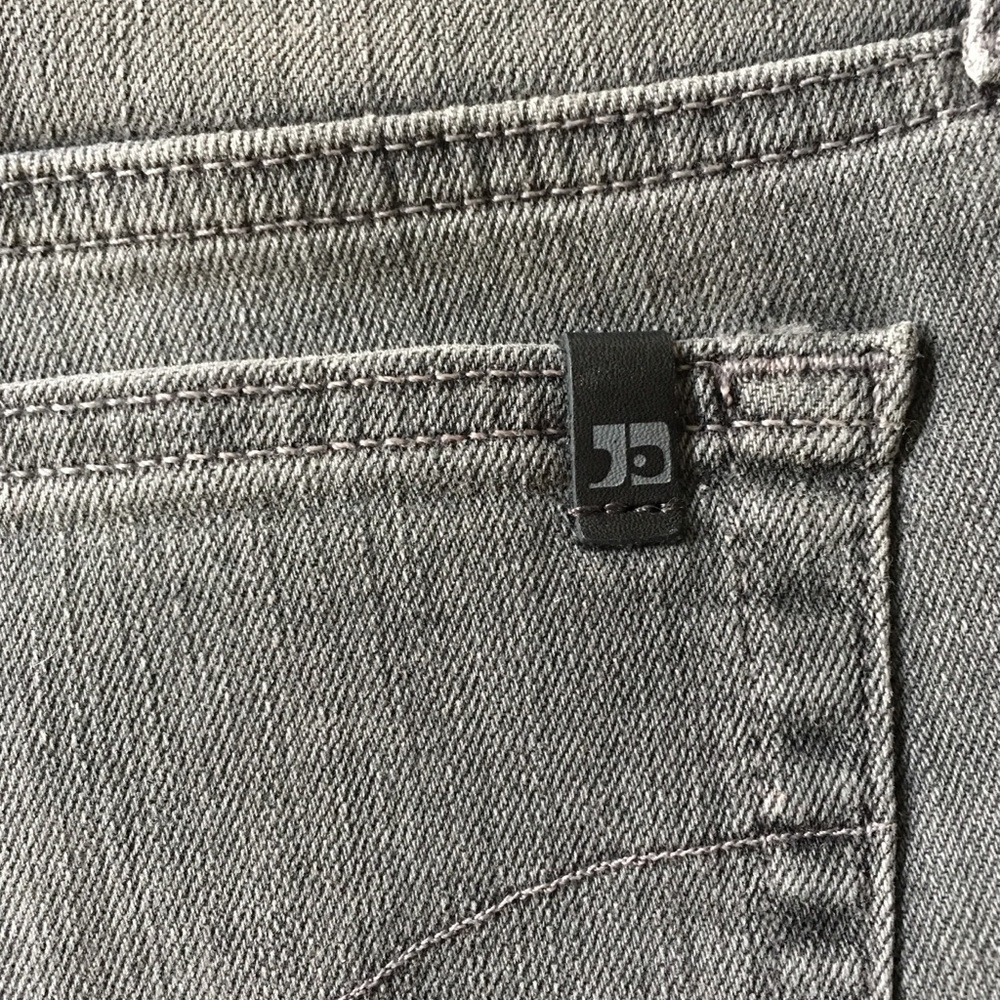 Joe’s distressed Easton jean shorts - Picture 4 of 5